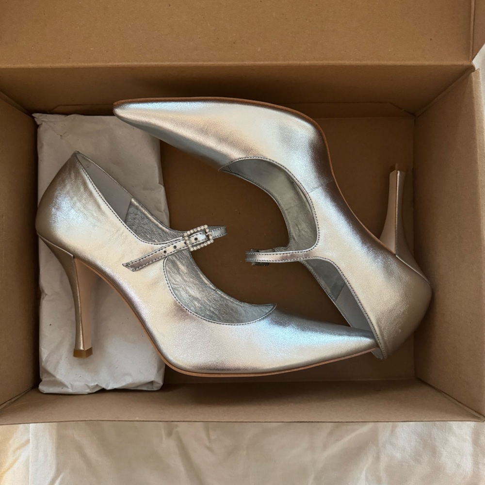 New in Box Reformation x Camille Rowe Polly Mary Jane pumps in Metallic Silver
